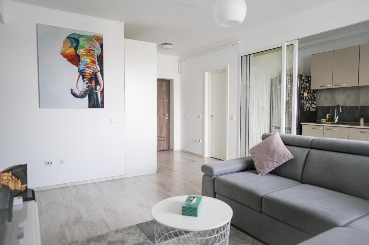 Feels Like Home Apartment M S Apartments Bucureşti Ngoại thất bức ảnh